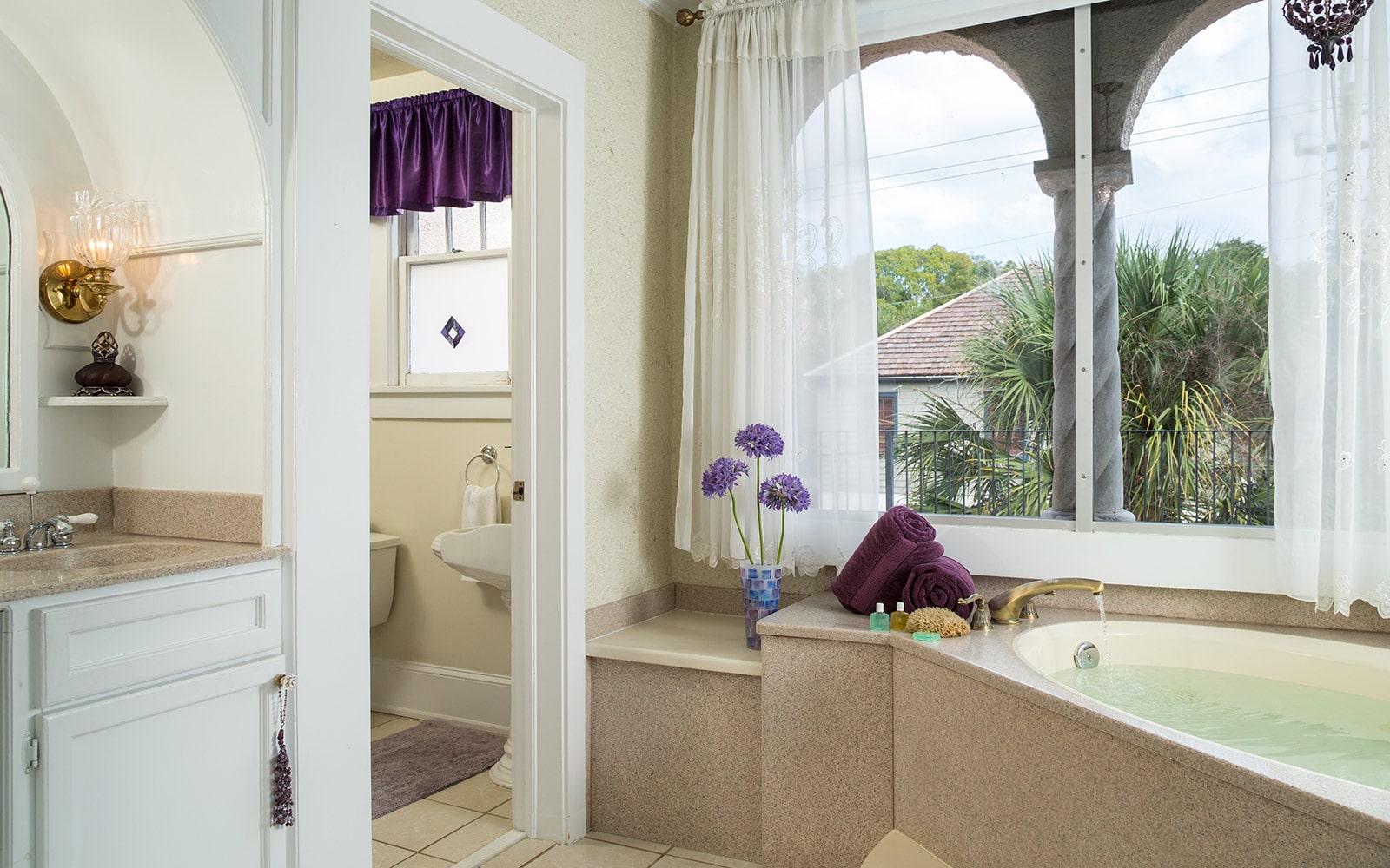 Jetted Bathtub And Sink