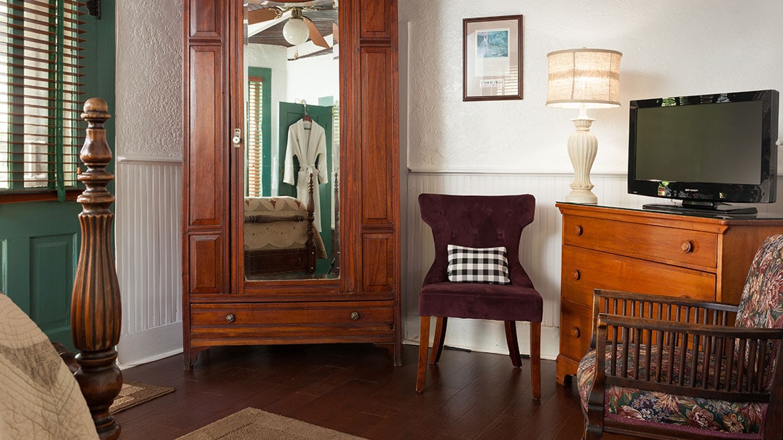 Armoire