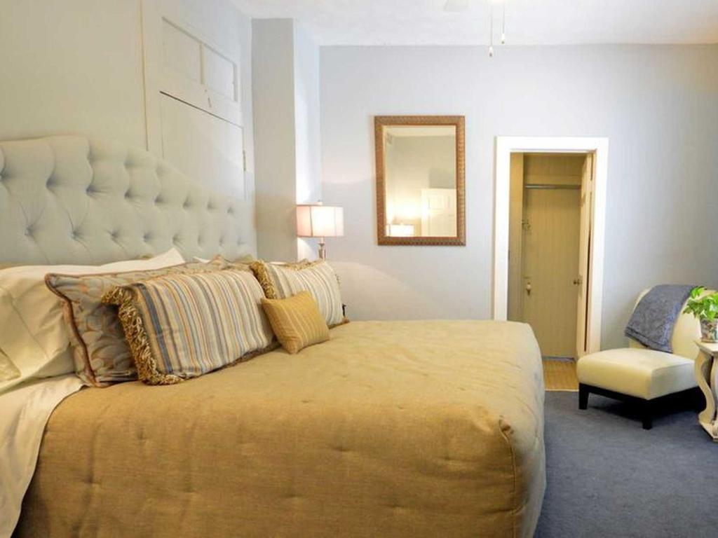 king bedroom