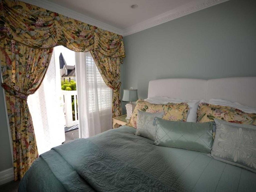 King bed