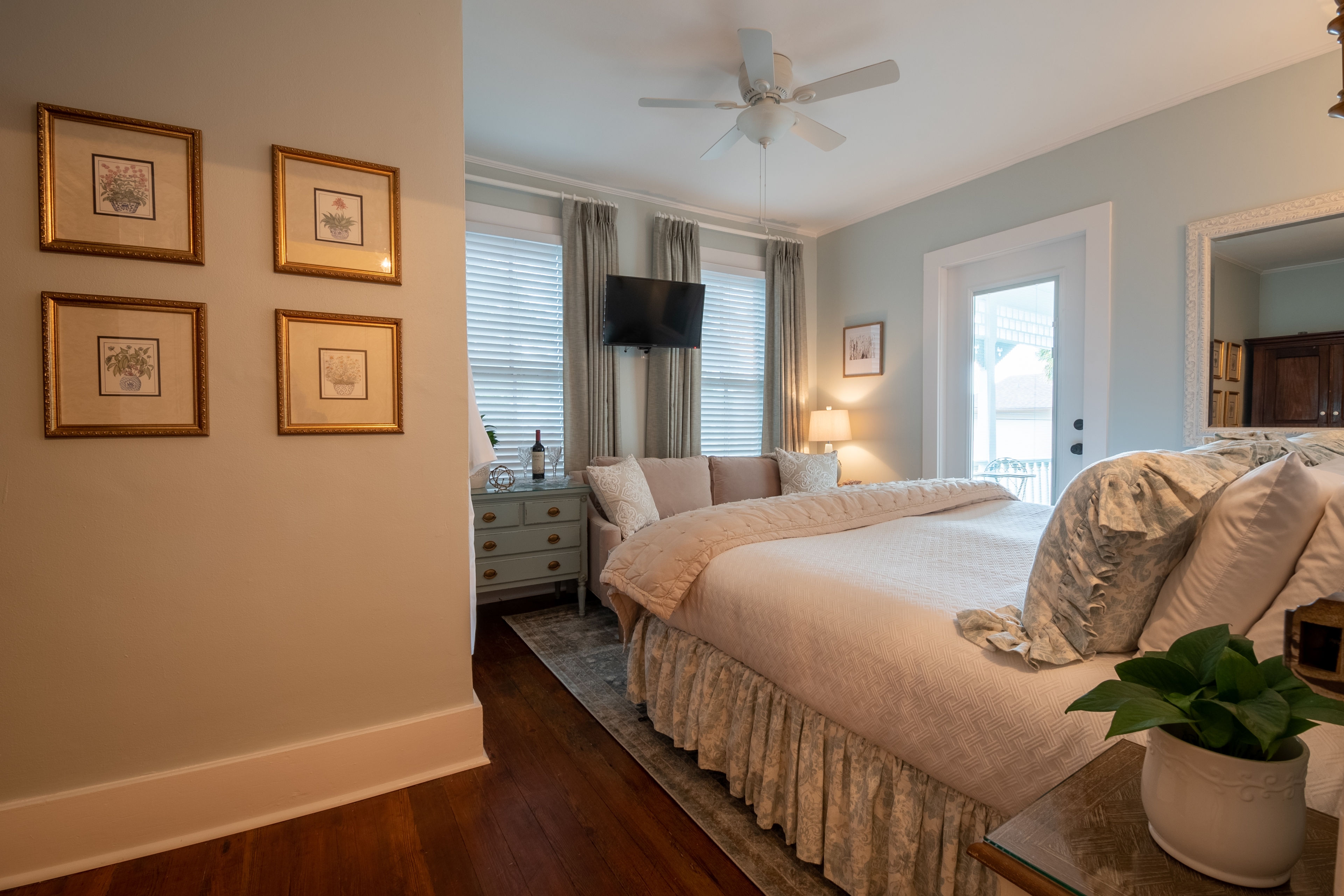 king bedroom