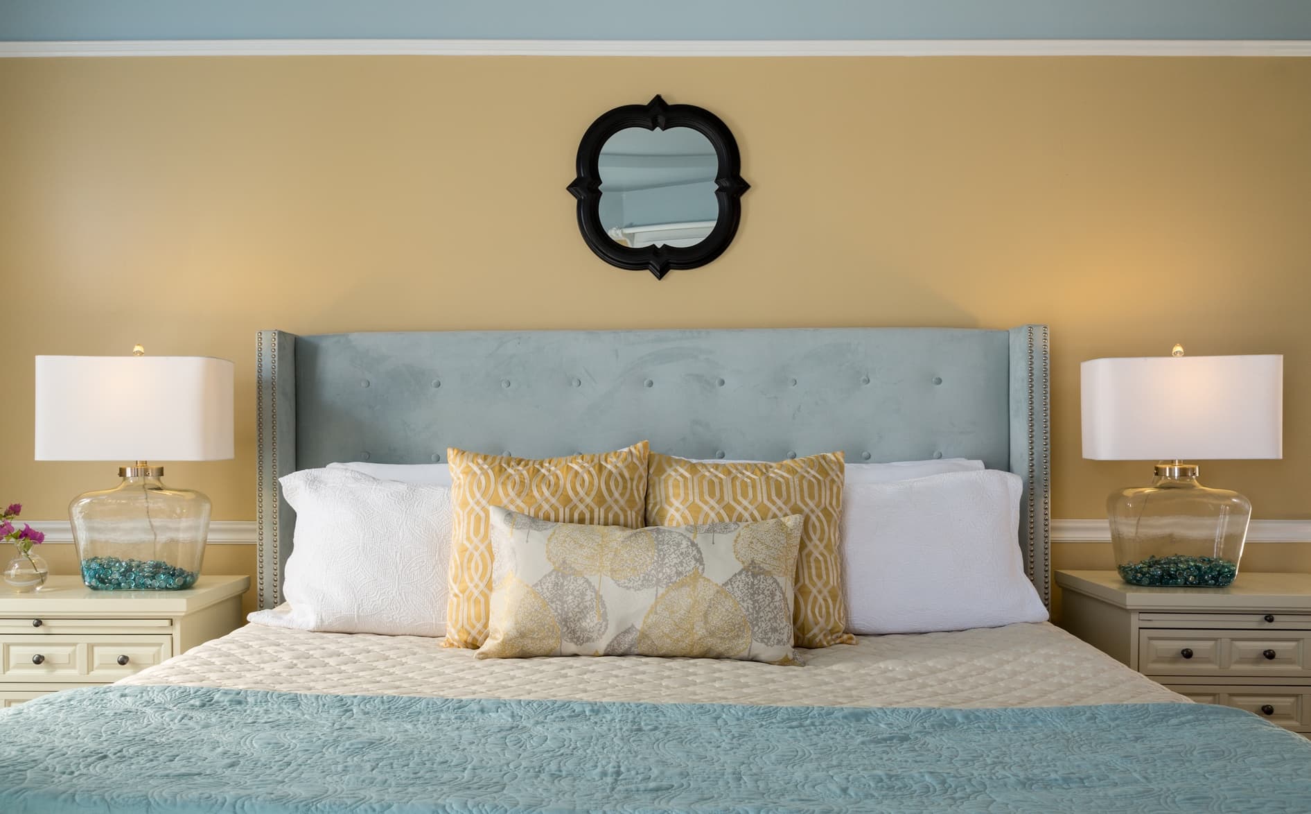 king sized upholstered bed