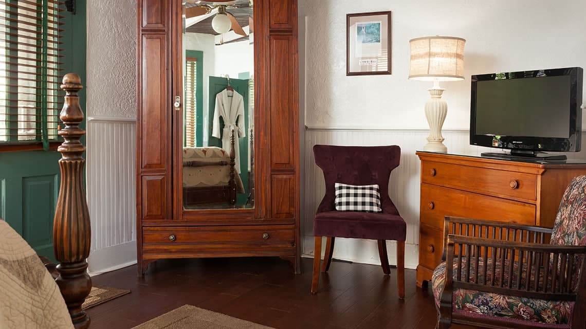 Armoire
